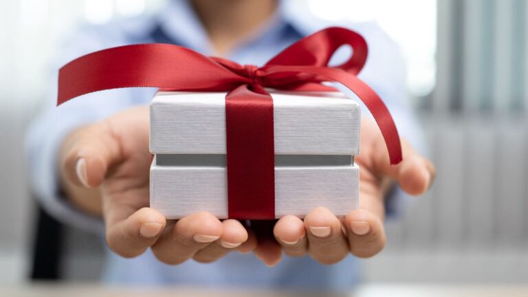 20 Client Gift Ideas They Will Actually Like